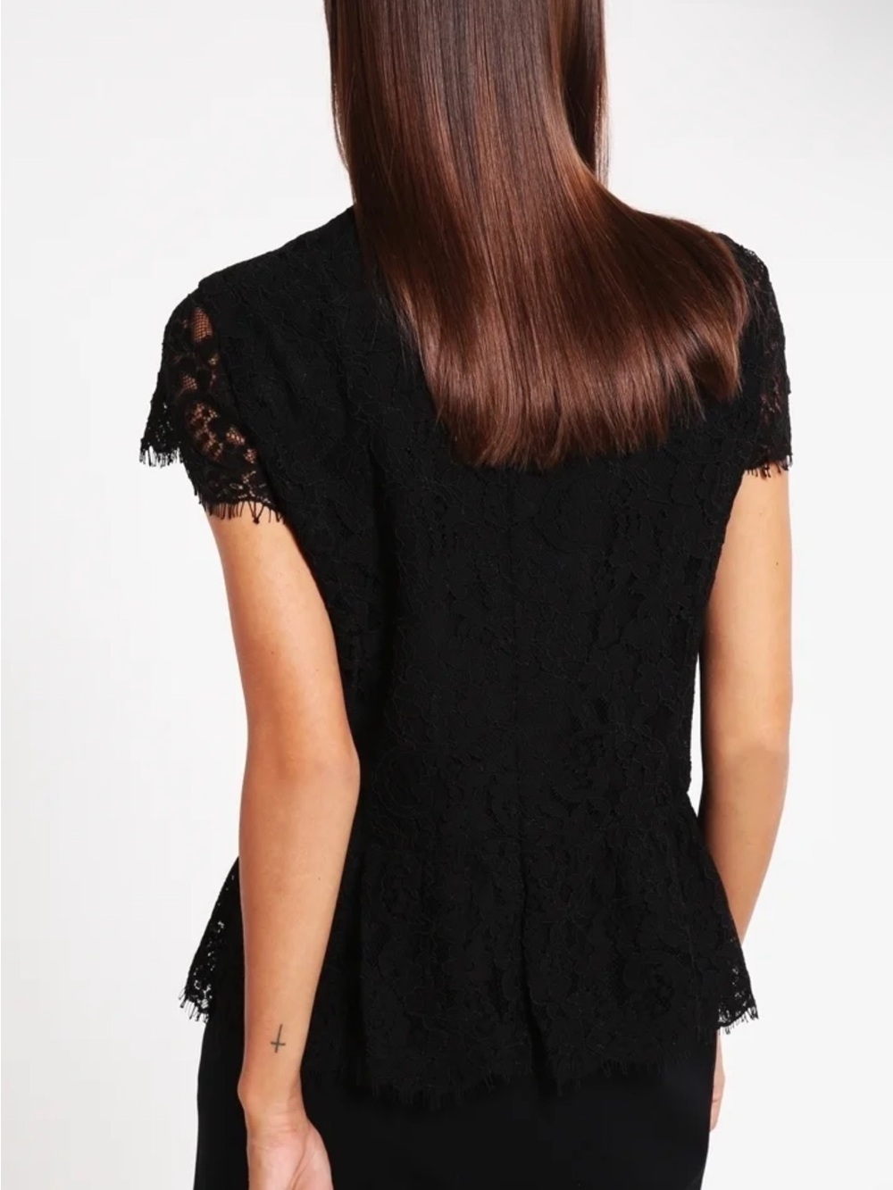 Lauren Ralph Lauren Black Premium Lace Top with Cap-Sleeve - Size: 2 - Picture 2 of 14